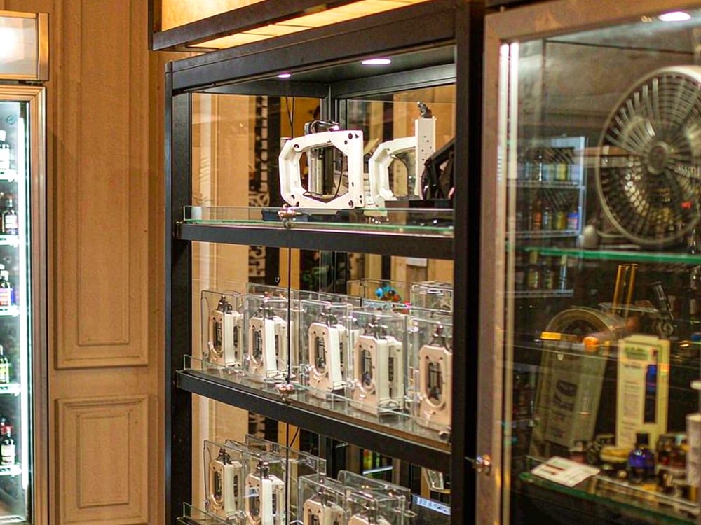 B2B Supply of Aeku hardware — premium tier