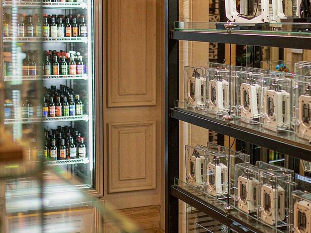 Buyer's Guide to Aeku e-liquid — bulk case