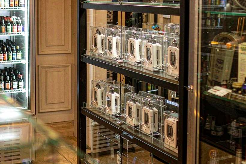 How to Store Aeku products — container load