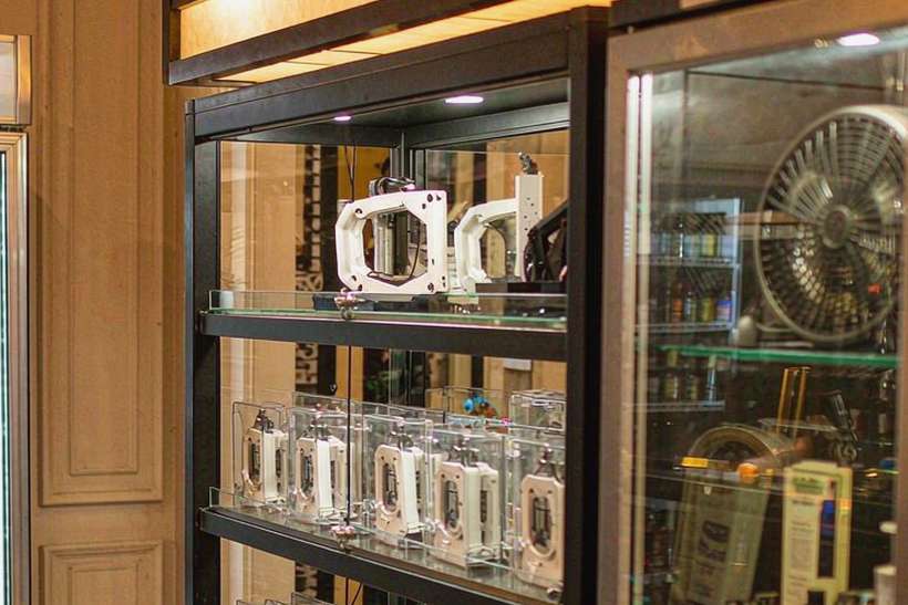 Warehouse Options for Aeku devices — Middle East